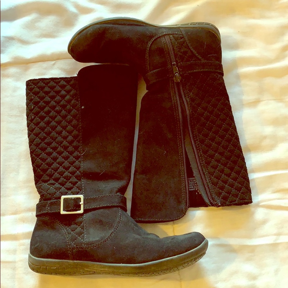 Black boots